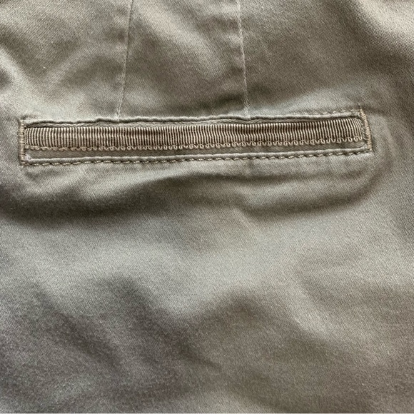 White House Black Market | Army Green Cuffed Shorts | Sz 00 - Picture 12 of 12